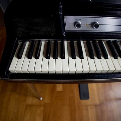 Wurlitzer 200A 64-Key Electric Piano 1974 - 1983 - Black image 7