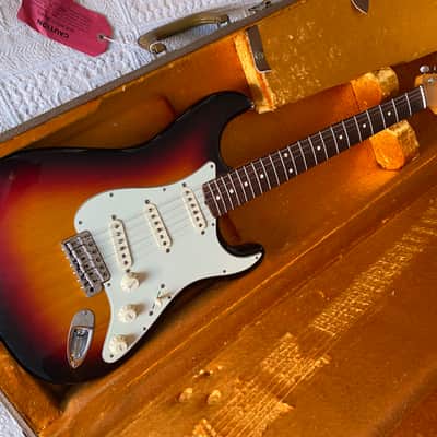 Fender American Vintage '62 Stratocaster 2012 - 3-Color Sunburst image 13