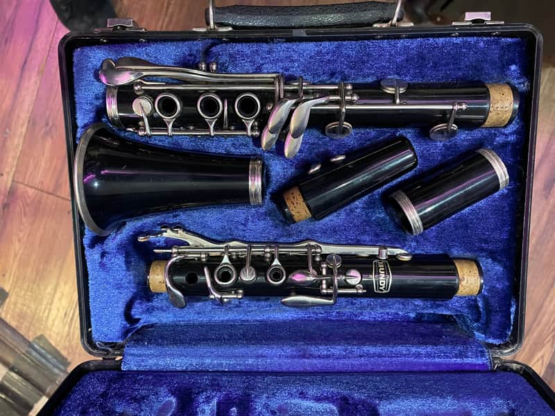Bundy Resonite Clarinet (Good Condition) image 1