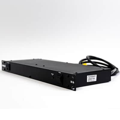 Furman M-8X Merit Series 8 Outlet Power Conditioner and Surge Protector image 3