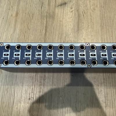 Samson S-Patch Plus S Class 48-Point Balanced Patchbay 2010s - Blue Bild 6
