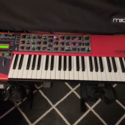 Nord Lead 3 49-Key 24-Voice Polyphonic Synthesizer 2002 - 2007 - Red