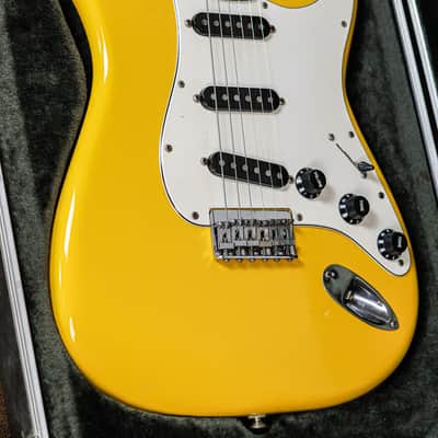 Fender Stratocaster International 1981 | Monaco Yellow image 3