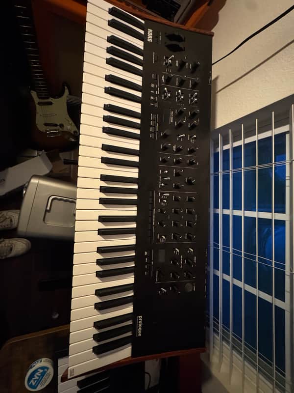 Korg Prologue 16 Polyphonic 61-Key 16-Voice Analog Synthesizer