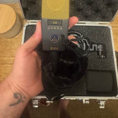 AKG C414 XLII Large Diaphragm Multipattern Condenser Microphone 2010s - Black image 3