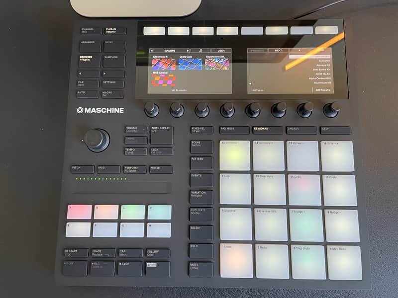 Native Instruments Maschine MKIII 2010s - Black image 1