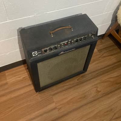 Ampeg GS-15R Gemini VI 30-Watt 1x15" Guitar Combo 1966 - Blue image 5