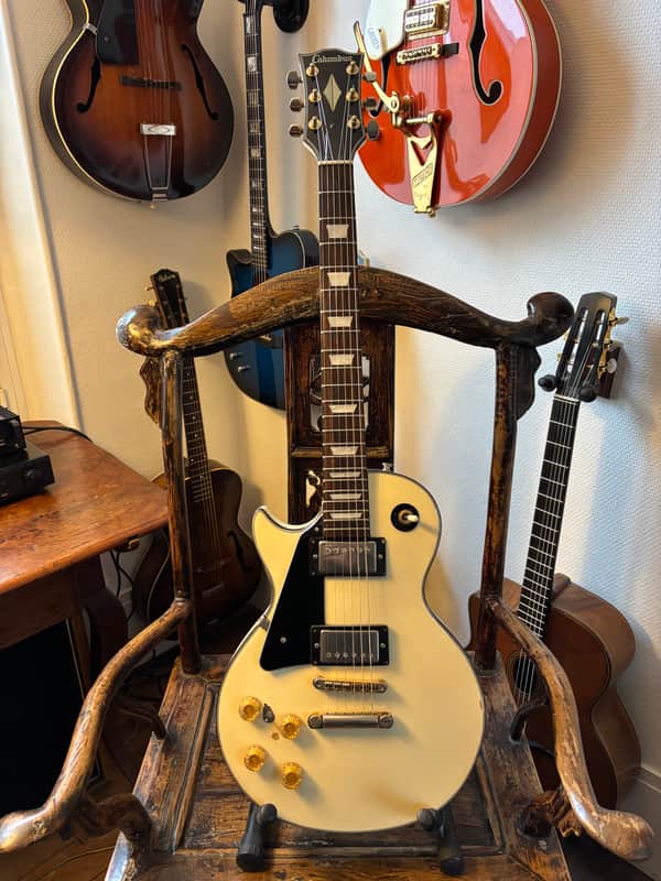 Columbus Les Paul  1970 - White left image 1