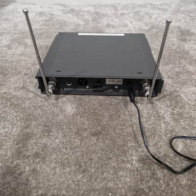 Sennheiser EM1031-V True Diversity Receiver - Professional Audio, True Diversity Technology - Excellent w/ Power Supply & Hard Case & Sennheiser Mic Transmitter image 10