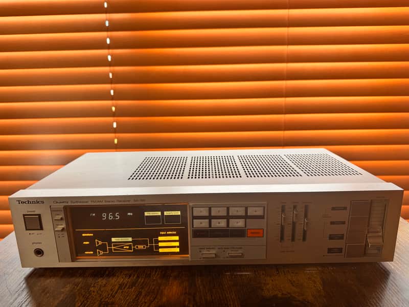 Technics SA 150 1984 - Silver image 1