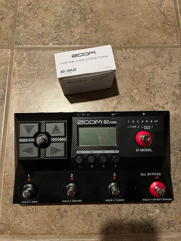 Zoom B2 Four