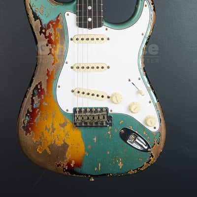Fender Custom Shop 65 Stratocaster Super Heavy Relic Super Faded Aged  2025 - Sherwood Green Over 3 Tone Sunburst (COD 2141UG) image 2
