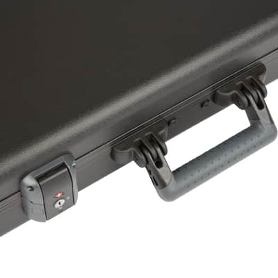 Fender Deluxe Molded Stratocaster / Telecaster Hardshell Case image 17