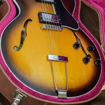 Gibson ES-135 Memphis 2000 | Sunburst image 4