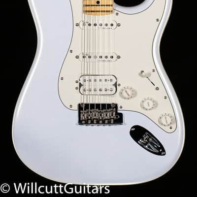 Fender Juanes Stratocaster Maple Fingerboard Luna White (177) image 3