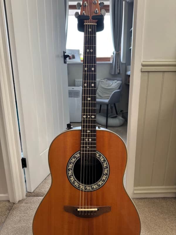 Ovation 1611 Balladeer