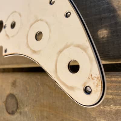 General Vintage Tone Stratocaster 1972 Pickguard parchement classic aged white 1972 Classic white image 3