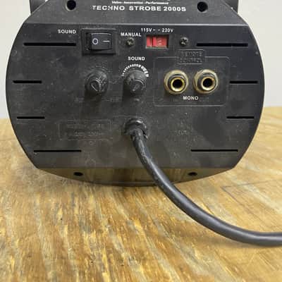 Chauvet Techno Strobe 2000s - Black image 3