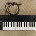Native Instruments Komplete Kontrol M32 2019 - Black Intermittent "A" key