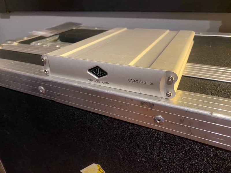 Universal Audio UAD-2 Satellite QUAD Core Firewire DSP Accelerator 2012 - Present - Silver image 1