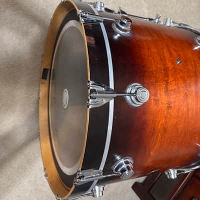 DW Collector's Series 5 Piece Drum Set in Tobacco Burst w/Cases image 10