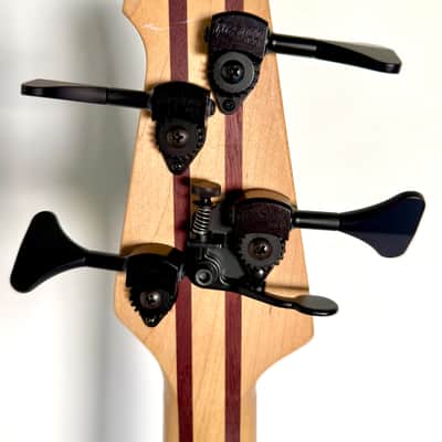 2005 Peavey Cirrus 4 USA Fretless image 5