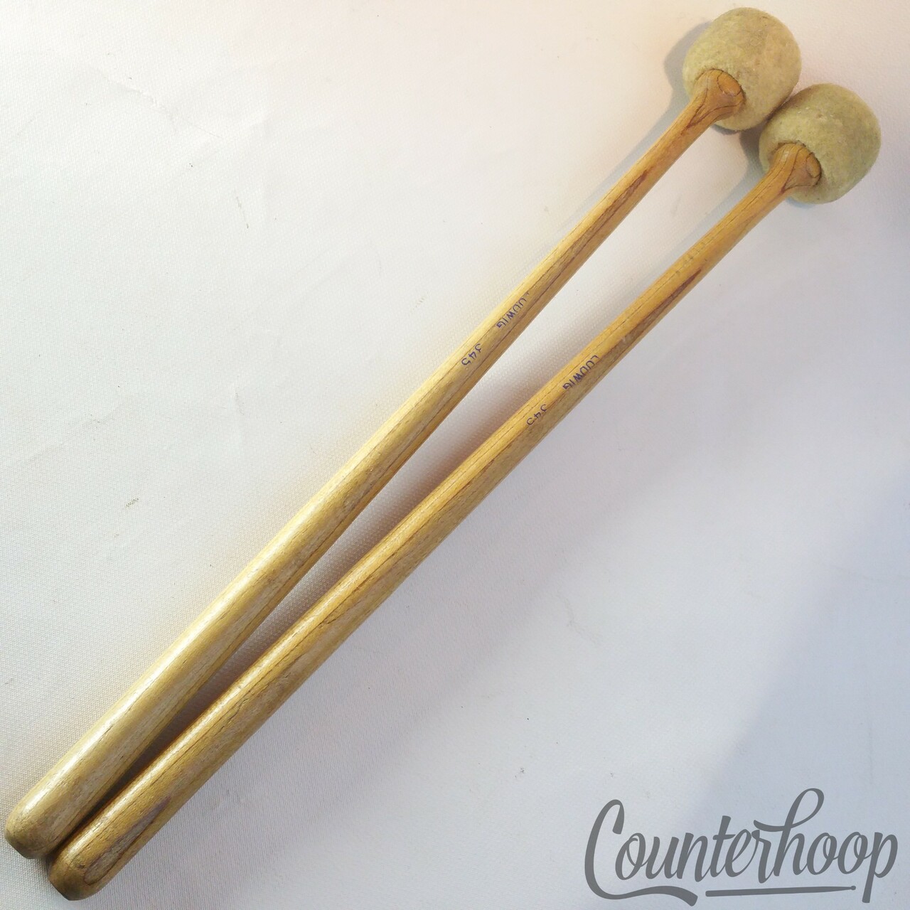 Ludwig #345 2x Marching Bass Drum Mallets Wood Handles Felt Head Vintage 60s USA — main photograph