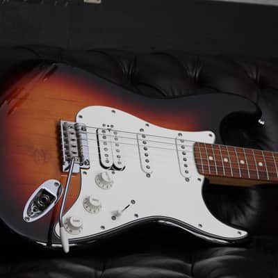 Fender Stratocaster mexico 2018 - Sunburst image 1