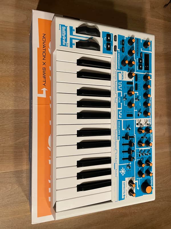 Novation Bass Station II Swifty Edition 2025 - Present - White image 1