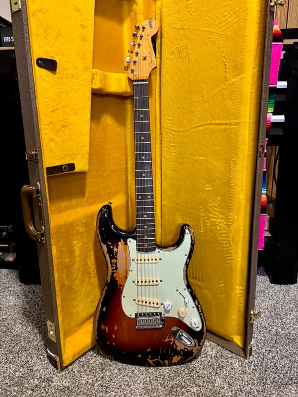 Fender Mike McCready Signature Stratocaster 2023 - Present - 3-Color Sunburst Relic