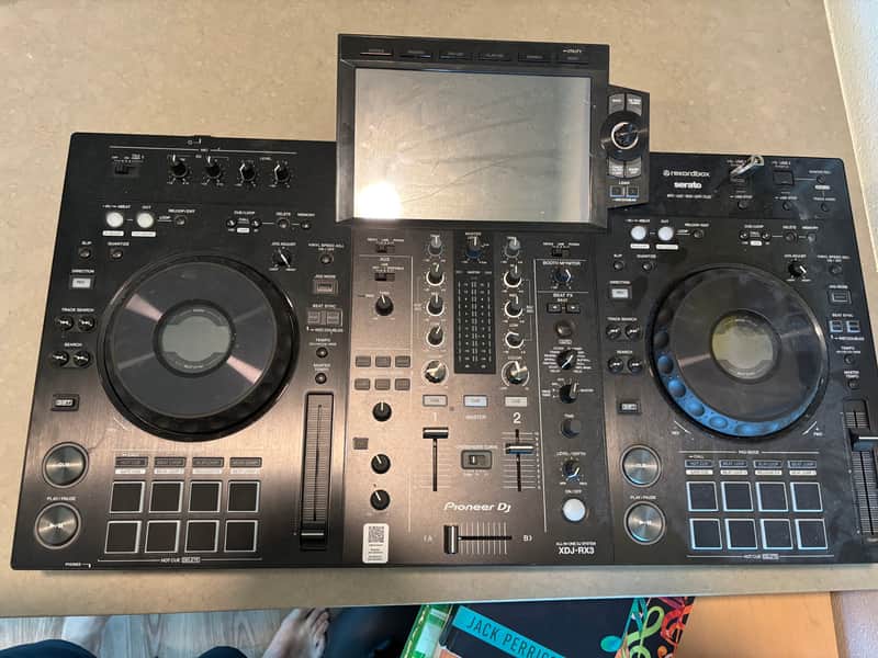 Pioneer XDJ-RX3 2-Channel Rekordbox / Serato All-In-One DJ System
