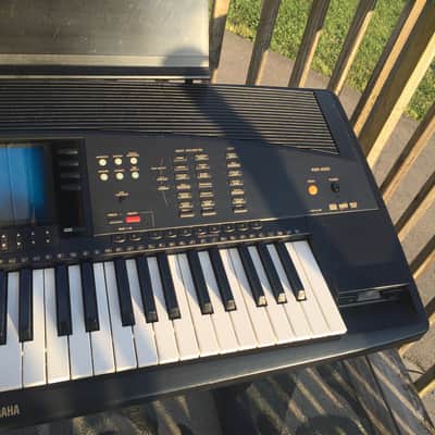 Yamaha PSR-4000 61 note arranger synthesizer keyboard with stand