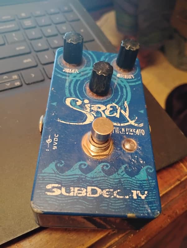 Subdecay Siren Pitch Vibrato 2010s - Blue image 1