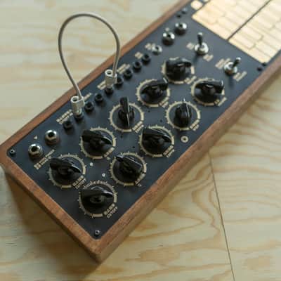 Meng Qi Wing Pinger - banana + light sensor CV generator image 4
