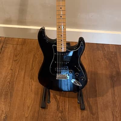 Fender Stratocaster 2023 -HSS Black on black, locking tuners, maple neck image 2