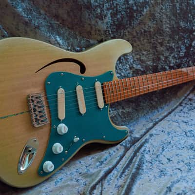GB Liuteria Traditional Strato semi hollow green image 7