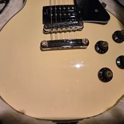 Gibson Les Paul Custom Classic Maple Top with Maple Fretboard 2012 - 2013 - Alpine White image 4