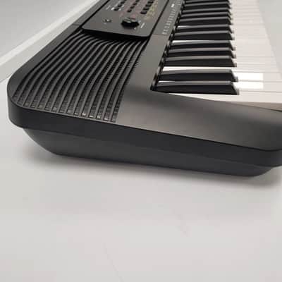 Yamaha PSR-E273 61-Key Arranger Keyboard 2020 - Present - Black image 8