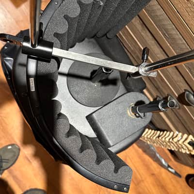 sE Electronics Reflexion Filter Pro with weighted stand image 5