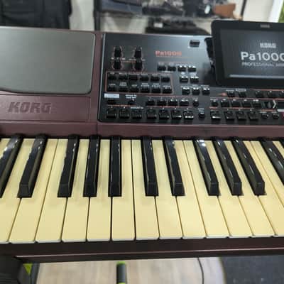 Korg PA1000 61-Key Professional Arranger 2017 - Present - Red image 6