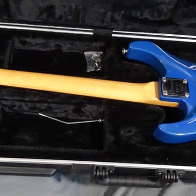 Charvel Fusion Deluxe with Rosewood Fretboard 1989 - 1991 - Pearl Blue image 7