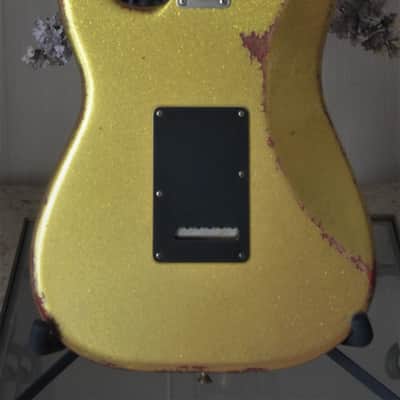 American Fender Stratocaster Relic Custom Gold Sparkle HSS Texas Specials image 9