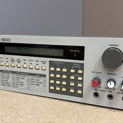 AKAI Professional S900 Sampler Rack image 3