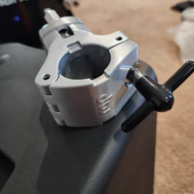 DW DWSMRKC15V 1.5" to V Drum Rack Clamp 2010s - Grey image 2