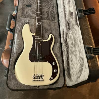 2025 Fender American Professional II Precision Bass - Olympic White image 2
