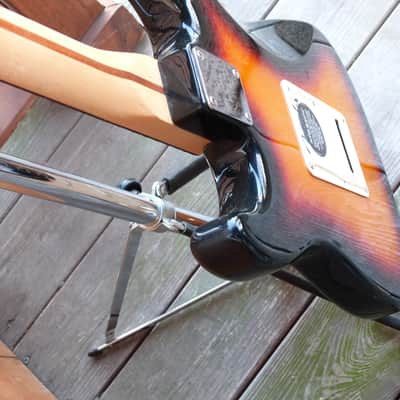 Fender Strat Sunburst made in mexico with original hardshell case 2005 - Sunburst image 5