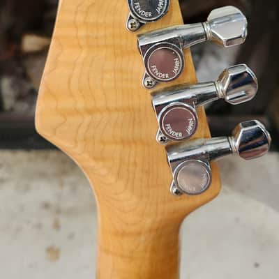 VINTAGE MIJ! Fender ST-557 Stratocaster Vintage White w/ Original One Piece Curly Maple Neck 1985-1987 Japan image 10