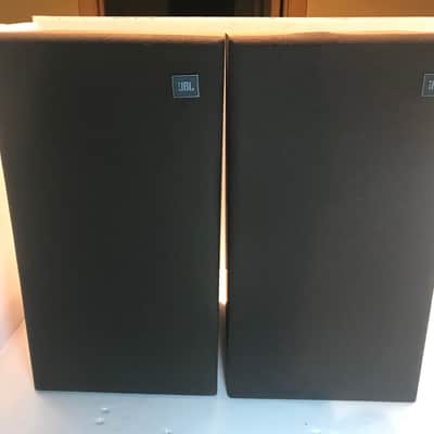 1975 JBL Decade L16 vintage walnut cabinet 2 way bookshelf speakers with 8" driver and 2" woofer image 9