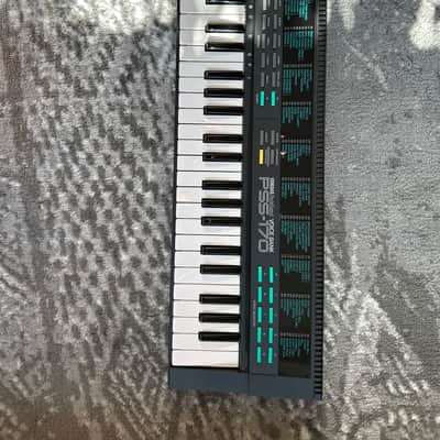 Yamaha PortaSound PSS-170 synthesizer