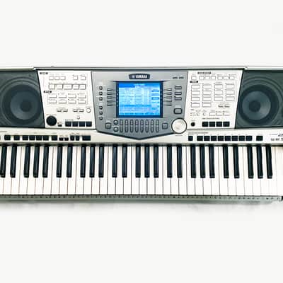 YAMAHA PSR-2000 Synthesizer Arranger Workstation 61-Key Keyboard. Good Condition. Works Great !...